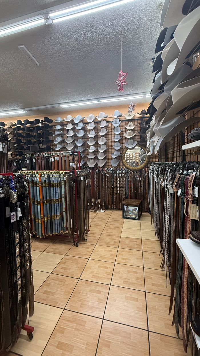 Sombreros & Cinturones â€” Hats & Belts